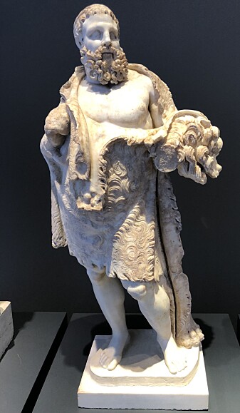 Den komiske Herkules i nasjonalmuseet i Roma. Dette er en romersk kopi av en gresk original. (Foto: Silvio Bär) Den komiske Herkules i nasjonalmuseet i Roma. Dette er en romersk kopi av en gresk original. (Foto: Silvio Bär)