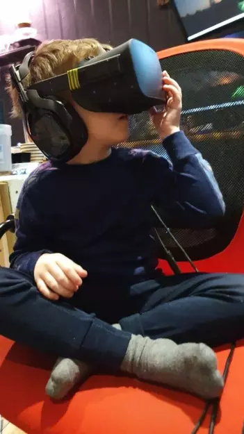 Med virtual reality kan barn med autisme trene på hverdagssituasjoner foregå litt hvor-som-helst.