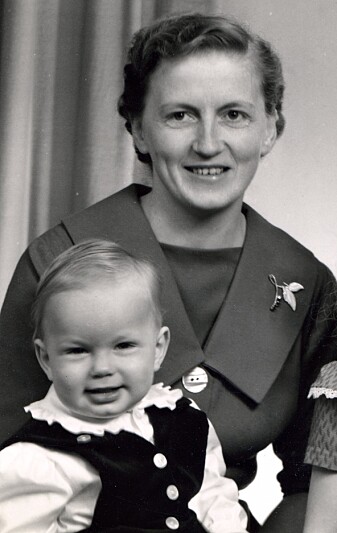 Borghild Marie Rekdal (1925-1988). Eller mer presist: Min Mamma og jeg. Borghild Marie Rekdal (1925-1988). Eller mer presist: Min Mamma og jeg.