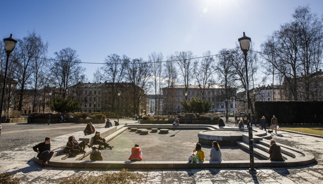 Undersøkelsen tyder på at informasjonsarbeidet fra helsemyndighetene har truffet godt og vært effektivt, og at befolkningen har vært lydhøre og motiverte for å følge rådene, skriver Bjørn Sætrevik. Undersøkelsen tyder på at informasjonsarbeidet fra helsemyndighetene har truffet godt og vært effektivt, og at befolkningen har vært lydhøre og motiverte for å følge rådene, skriver Bjørn Sætrevik.