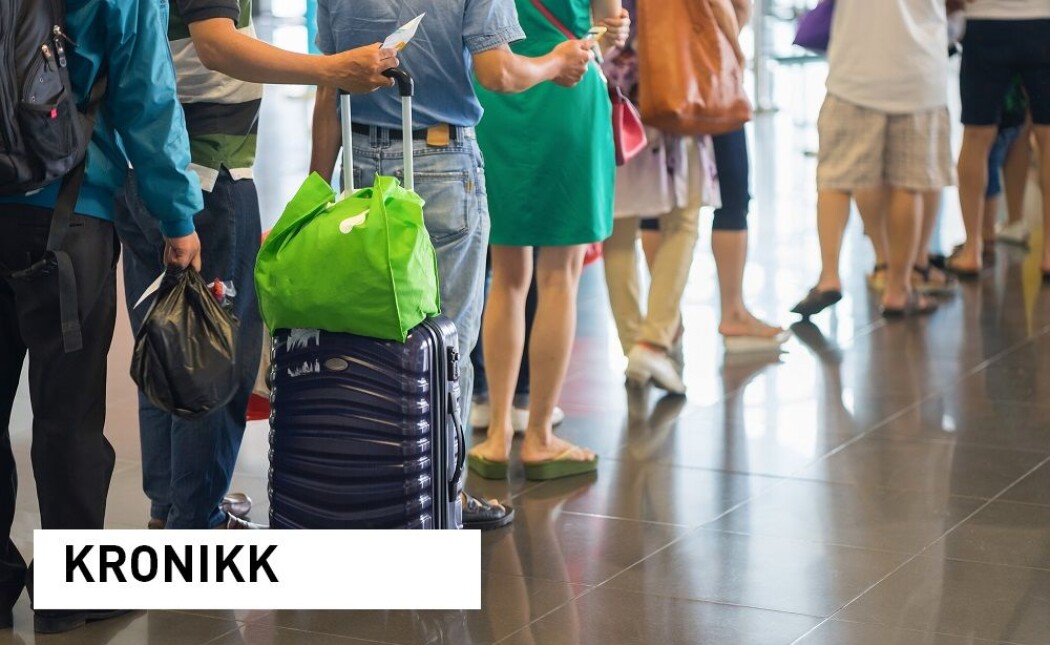All flytrafikk er skadelig og bør begrenses. Flyplassene krever masse areal og bidrar til utslipp i anleggsperioden og ved bruk. Men for mange sitter det langt inne å droppe storbyferien, skriver Willy Guneriussen. All flytrafikk er skadelig og bør begrenses. Flyplassene krever masse areal og bidrar til utslipp i anleggsperioden og ved bruk. Men for mange sitter det langt inne å droppe storbyferien, skriver Willy Guneriussen.