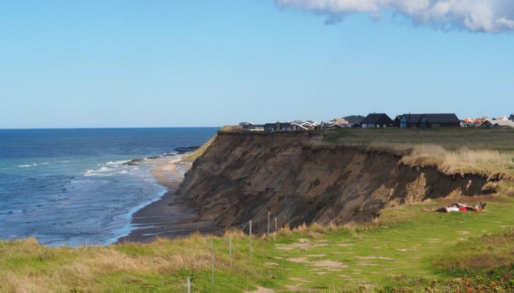Et eksempel på erosjon ved den nordlige delen av den vestkysten av Jylland. Et eksempel på erosjon ved den nordlige delen av den vestkysten av Jylland.