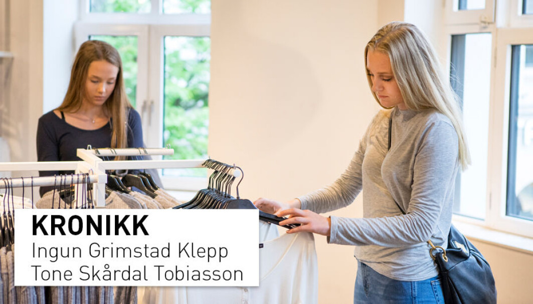 – Industrien har kvesset sine grønnmalte kniver lenge og er kampklar. Både myndigheter og offentlighet har svake forutsetninger for å styre det som vinner i den nye store grønne konkurransen om «bærekraftige materialer», skriver kronikkforfatterne. – Industrien har kvesset sine grønnmalte kniver lenge og er kampklar. Både myndigheter og offentlighet har svake forutsetninger for å styre det som vinner i den nye store grønne konkurransen om «bærekraftige materialer», skriver kronikkforfatterne.