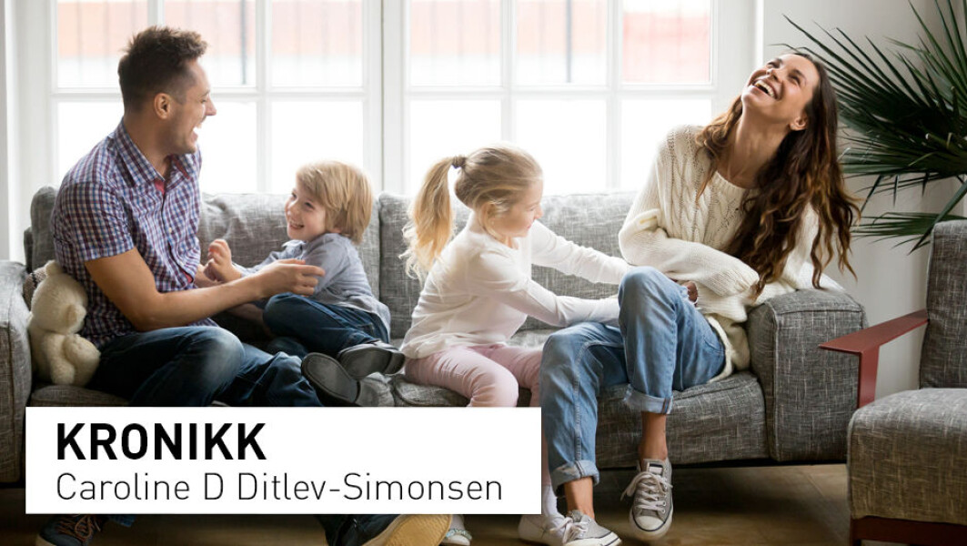 – Det viktigste elementet i lykke for nordmenn er sosiale forhold som inkluderer familie, barn, venner og kjærlighet, skriver Caroline D Ditlev-Simonsen. – Det viktigste elementet i lykke for nordmenn er sosiale forhold som inkluderer familie, barn, venner og kjærlighet, skriver Caroline D Ditlev-Simonsen.