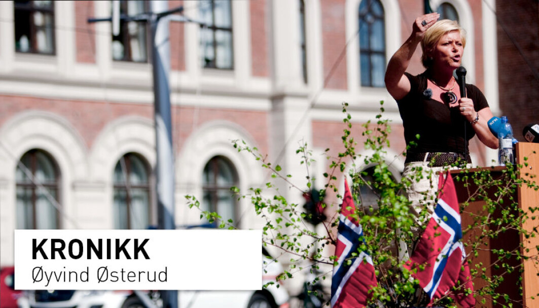 Fremskrittspartiets leder Siv Jensen har nylig sagt at det er greit å være nasjonalkonservativ, bare noen måneder etter at nestleder Sylvi Listhaug mente begrepet ga assosiasjoner til nazisme. Fremskrittspartiets leder Siv Jensen har nylig sagt at det er greit å være nasjonalkonservativ, bare noen måneder etter at nestleder Sylvi Listhaug mente begrepet ga assosiasjoner til nazisme.