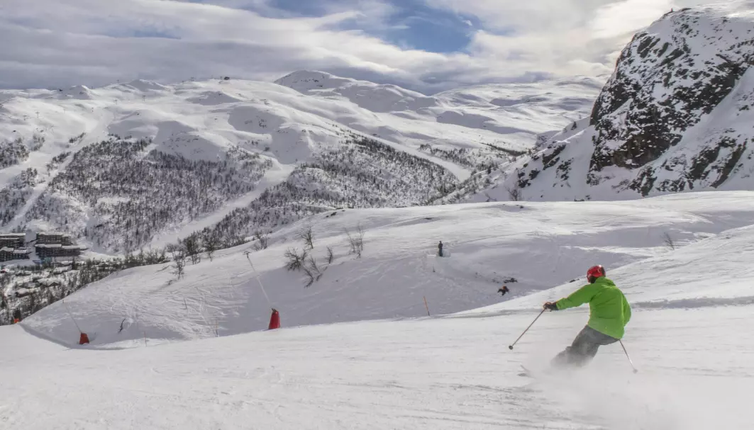 Flere norske alpinanlegg står i fare for å måtte stoppe heisen før påskeferien i årene som kommer. Forskere ved Høgskolen i Innlandet har spurt alpinkjørerne om hva de er villige til å betale for å bidra til mindre utslipp.
