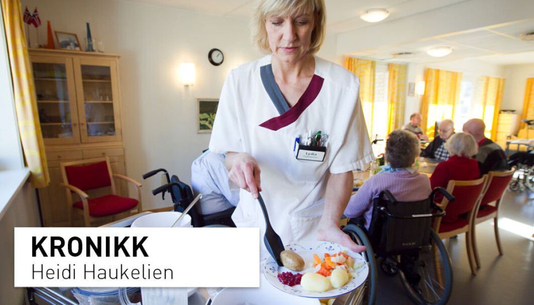 Få nyutdannede sykepleierne drømmer om å jobbe i den kommunale eldreomsorgen. Dette handler om de dårlige arbeidsvilkårene. De har sett i praksis hvordan sykepleierne får ansvar for altfor mange pasienter, og det skremmer dem, skriver Heidi Haukelien. Få nyutdannede sykepleierne drømmer om å jobbe i den kommunale eldreomsorgen. Dette handler om de dårlige arbeidsvilkårene. De har sett i praksis hvordan sykepleierne får ansvar for altfor mange pasienter, og det skremmer dem, skriver Heidi Haukelien.