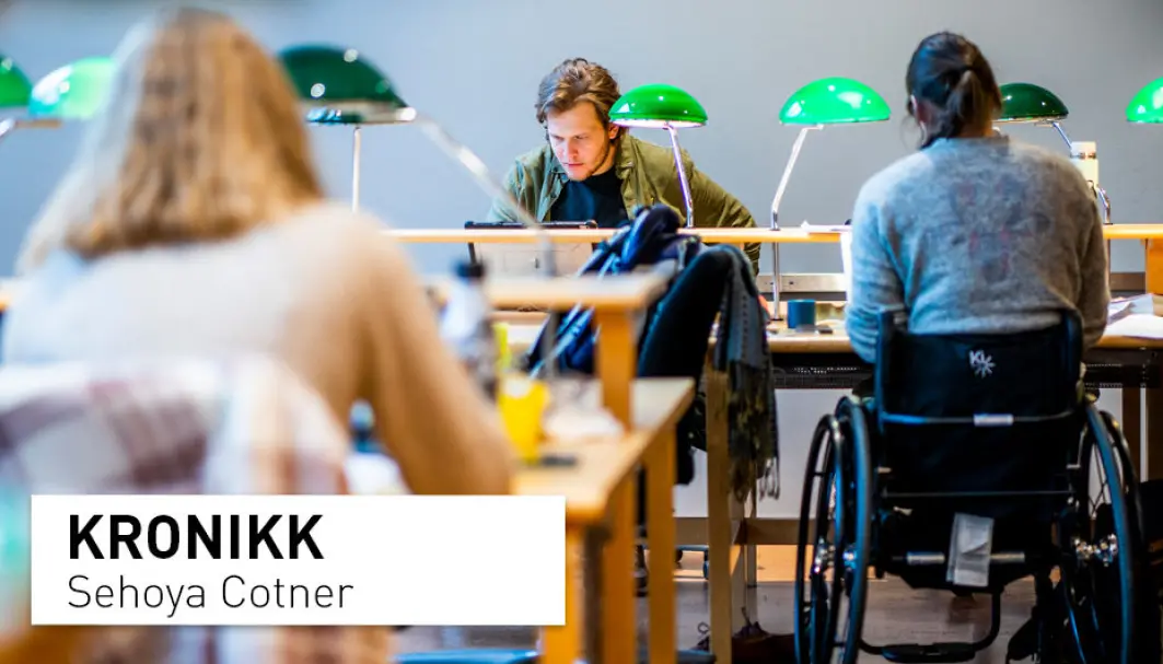 «Studentene våre fortjener bedre enn dette - så kjære Storting, gi oss en UH-lov som lar oss få lov til å utvikle undervisning og læring i høyere utdanning i tråd med det vi vet studentene er og samfunnet tjent med,» skriver professor Sehoya Cotner. Hun mener det nye kravet om to sensorer for alle tellende vurderinger kan høres fornuftig ut, men at forskningen er tydelig på at det er en dårlig idé. «Studentene våre fortjener bedre enn dette - så kjære Storting, gi oss en UH-lov som lar oss få lov til å utvikle undervisning og læring i høyere utdanning i tråd med det vi vet studentene er og samfunnet tjent med,» skriver professor Sehoya Cotner. Hun mener det nye kravet om to sensorer for alle tellende vurderinger kan høres fornuftig ut, men at forskningen er tydelig på at det er en dårlig idé.