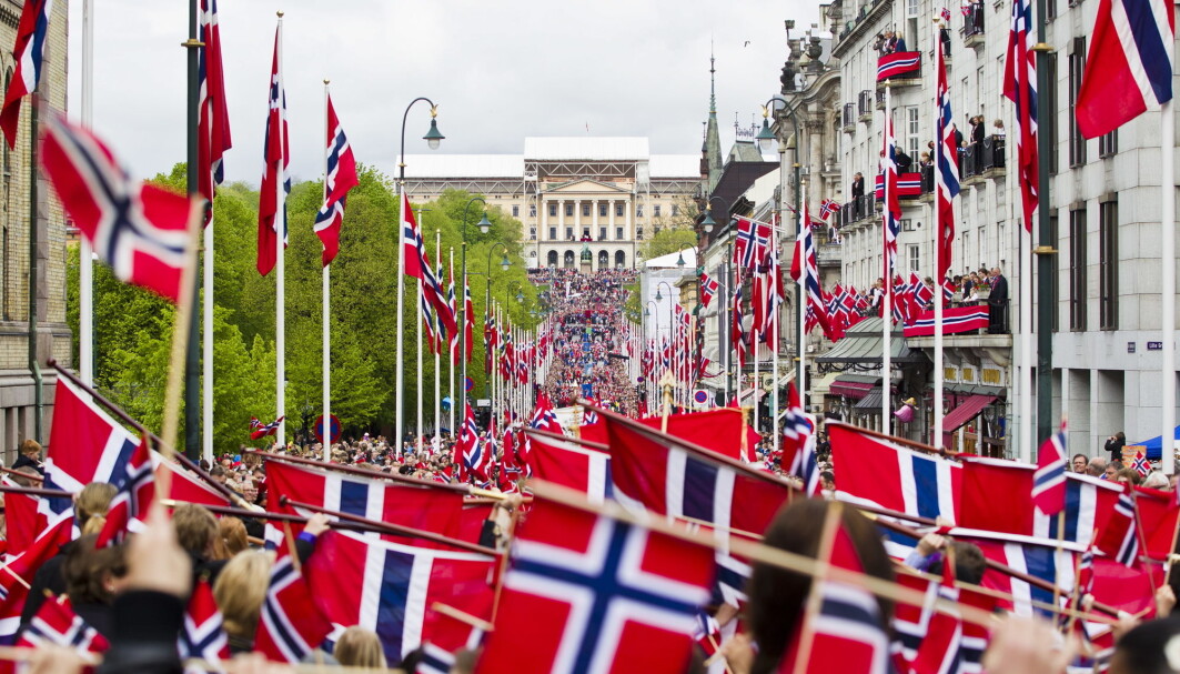 Spørsmål om norskhet og nasjonal identitet kan være kontroversielt og politisk vanskelig for byråkrater å mene noe om, forteller forskere ved PRIO og Universitetet i Oslo. Spørsmål om norskhet og nasjonal identitet kan være kontroversielt og politisk vanskelig for byråkrater å mene noe om, forteller forskere ved PRIO og Universitetet i Oslo.