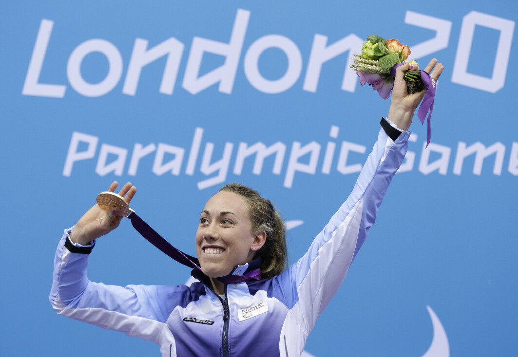 Studien av Sara Louise Rungs treningsregime indikerer at det kreves like mye trening for å lykkes i paralympiske leker som Olympiske leker. Rung har vunnet ni medaljer i paralympiske leker, og er en av tidenes mest meritterte parasvømmere. Her fra gullmedaljeseremonien i London 2012. Studien av Sara Louise Rungs treningsregime indikerer at det kreves like mye trening for å lykkes i paralympiske leker som Olympiske leker. Rung har vunnet ni medaljer i paralympiske leker, og er en av tidenes mest meritterte parasvømmere. Her fra gullmedaljeseremonien i London 2012.