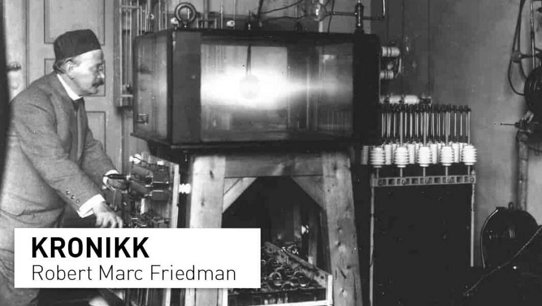 Å påstå at Kristian Birkeland kom med «løsningen» til nordlysets gåte er tvilsomt, om ikke direkte feil, skriver Robert Marc Friedman. Han stiller seg kritisk til at Birkeland hylles som en av Norges største forskere. Her ser vi Kristian Birkeland i sitt laboratorium. Å påstå at Kristian Birkeland kom med «løsningen» til nordlysets gåte er tvilsomt, om ikke direkte feil, skriver Robert Marc Friedman. Han stiller seg kritisk til at Birkeland hylles som en av Norges største forskere. Her ser vi Kristian Birkeland i sitt laboratorium.