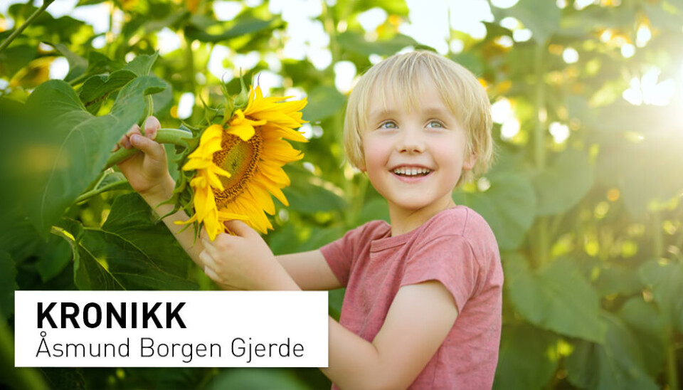For veldig mange autister er blikk-kontakt ubehagelig eller til og med direkte smertefullt. Å øve opp et autistisk barn til blikk-kontakt, løser ingen problemer for barnet, kun for omgivelser med en sykelig trang til normalitet, skriver kronikkforfatteren.