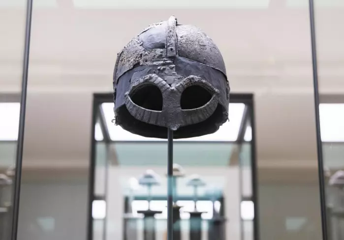 I dag kan du se Gjermundbu-hjelmen og andre gjenstander utstilt på Historisk museum i Oslo.