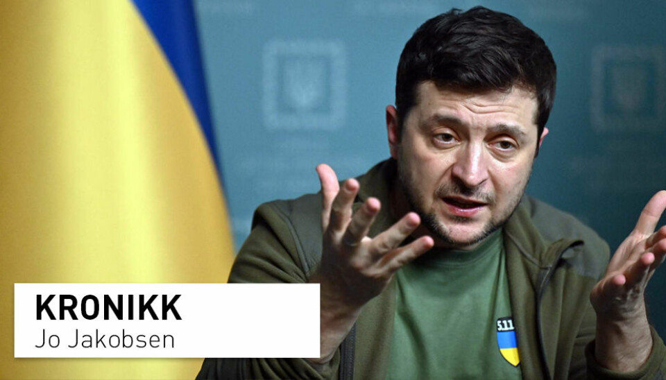 Ukrainas president Volodymyr Zelenskyj har bedt NATO om en flyforbudssone over Ukraina. Men en flyforbudssone har atomkrig som plausibelt endepunkt, skriver Jo Jakobsen.
