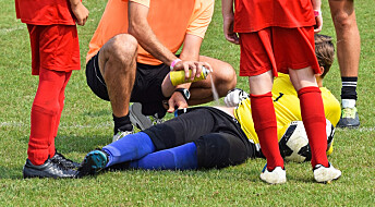 Unngå betennelses­dempende medisin når noen skader seg på idrettsbanen