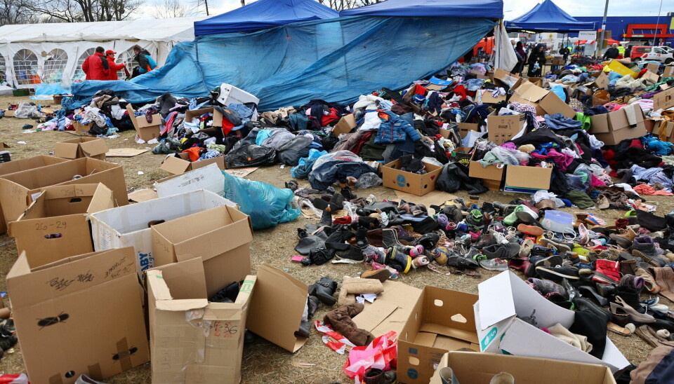 Donerte sko og klær ved et midlertidig flyktningmottak i Przemysl i Polen