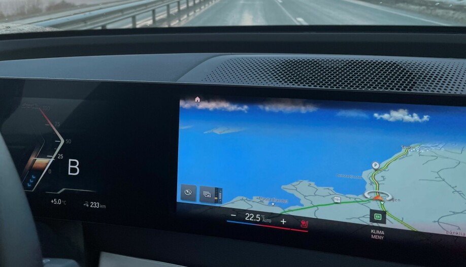 Biler lages med touch-skjermer som krever at blikket tas vekk fra veien mens man håndterer alt fra klimaanlegg til telefonsamtaler.