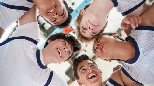 Guttastemning i gym: er det et problem at gutter får bedre karakt­erer enn jentene?