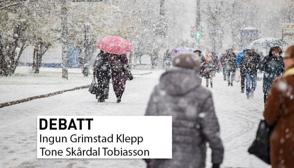 Vi trenger ikke skalljakker stinne av gift i kulda. Gammeldags friluftslivspåkledning med ull under og lette, vindtette plagg ytterst holder lenge, skriver innleggsforfatterne.