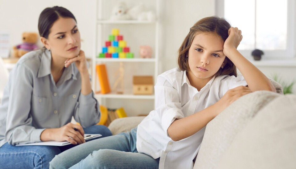 Mange ungdommer med ADHD får tilbud om behandling med medisiner. Selv om flere har nytte av ADHD-medisiner, finnes det ungdommer som ikke ønsker å bruke dem, som ikke opplever tilstrekkelig bedring, eller som opplever bivirkninger av medisinene, skriver artikkelforfatterne.