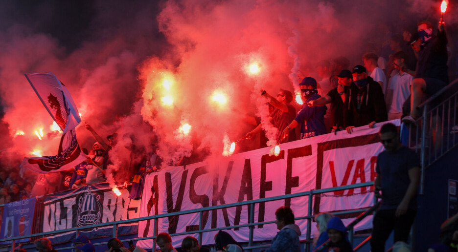 Dommere tjener mest på å beholde VAR. Da er det problematisk at de selv forsker på det