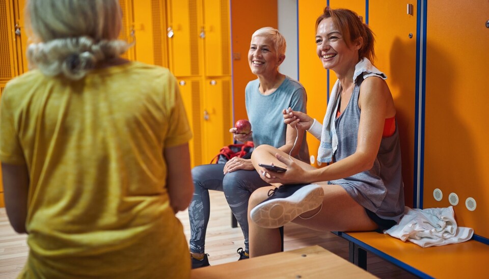 Gruppetrening er et tiltak som kan bidra til å øke aktivitetsnivået blant eldre kvinner. Det har vist seg å være mer effektivt enn individuell trening når det gjelder motivasjon, sosial støtte og gruppesamhørighet, skriver innleggsforfatterne.