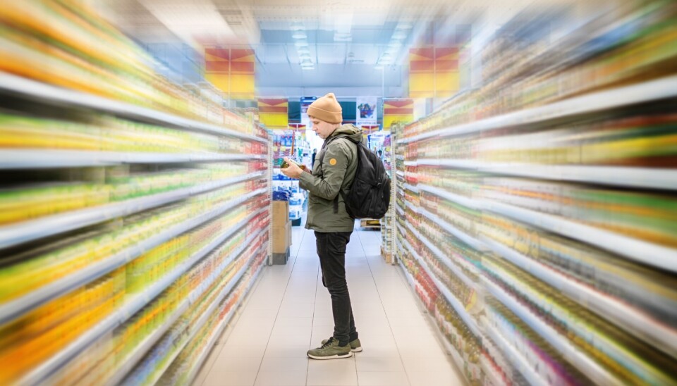 Hver dag må vi foreta en rekke valg. Såkalt nudging kan være en måte vi påvirkes ved når vi velger en vare i butikken.