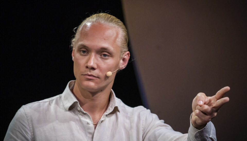 Da Simen Velle (FpU) ga likestillingen skylden for at unge gutter mislykkes i dating-markedet, tok det ikke lang tid før han måtte ut og beklage sin historiefortelling. Publikum kjente ikke igjen likestillingen som en fiende, ifølge artikkelforfatteren.