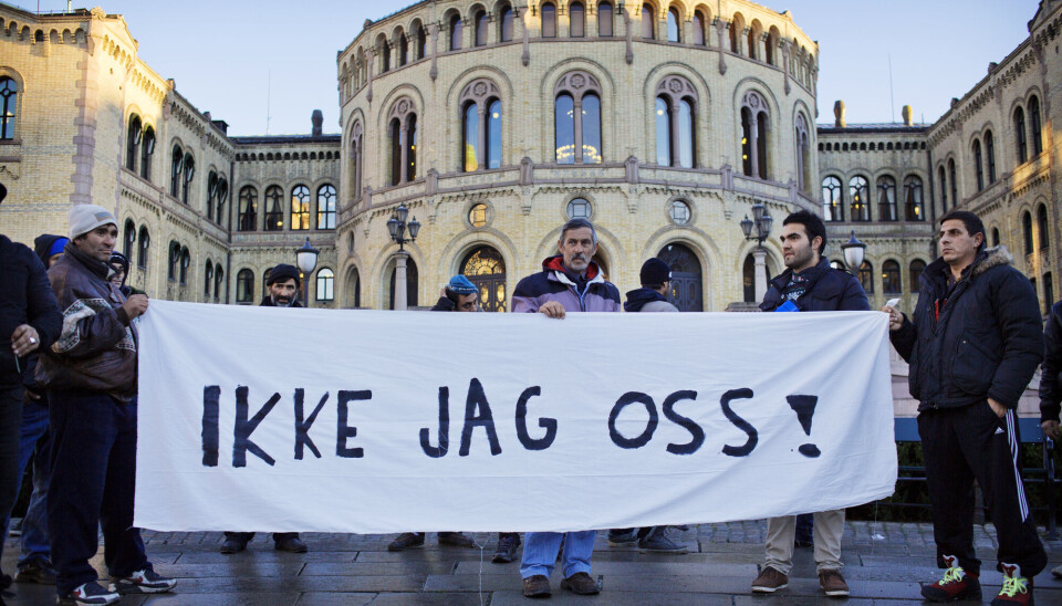 Til tross for at flere europeiske land
forpliktet seg til å forbedre situasjonen for rom-minoritetene for ti år siden, tyder lite på at initiativet nådde hovedmålet sitt, ifølge kronikkforfatteren. Bildet viser romfolk under en demonstrasjon 15. november, 2012.