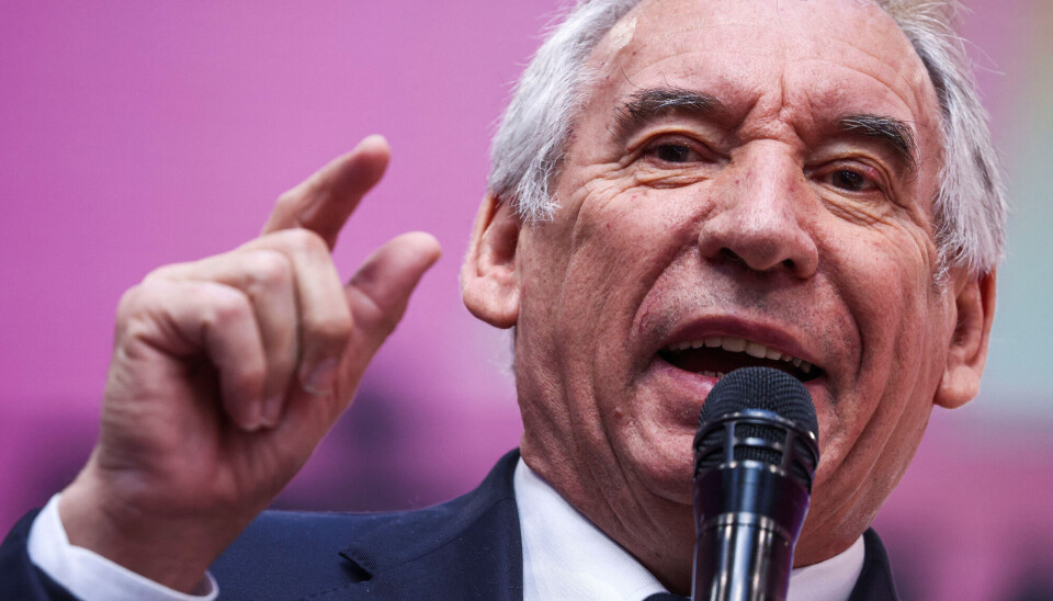 Statsminister François Bayrous forventede avgang vil trolig innlede en ny periode med politisk uro for franskmenn.