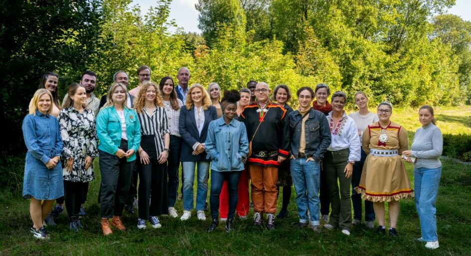 Å vokse opp som flyktning er ofte langt mer utfordrende enn det vanlige ungdomslivet