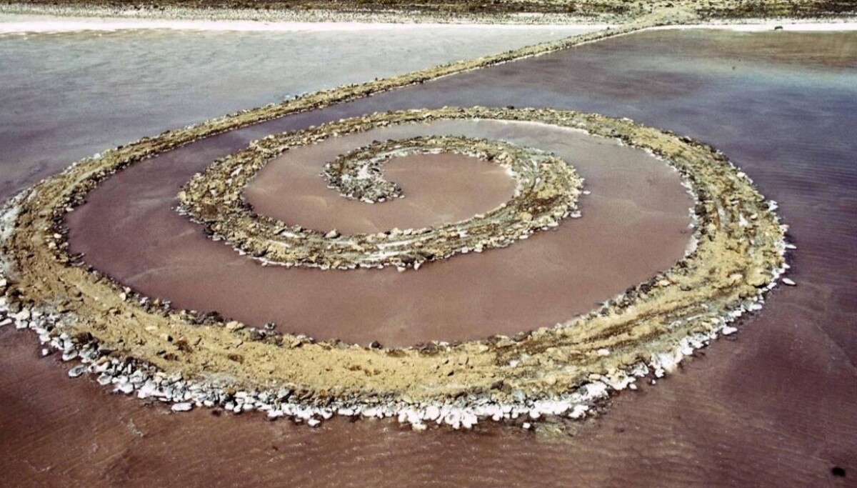 På Google Earth kan du zoome inn på hele verden. Men hva er det egentlig vi ser?